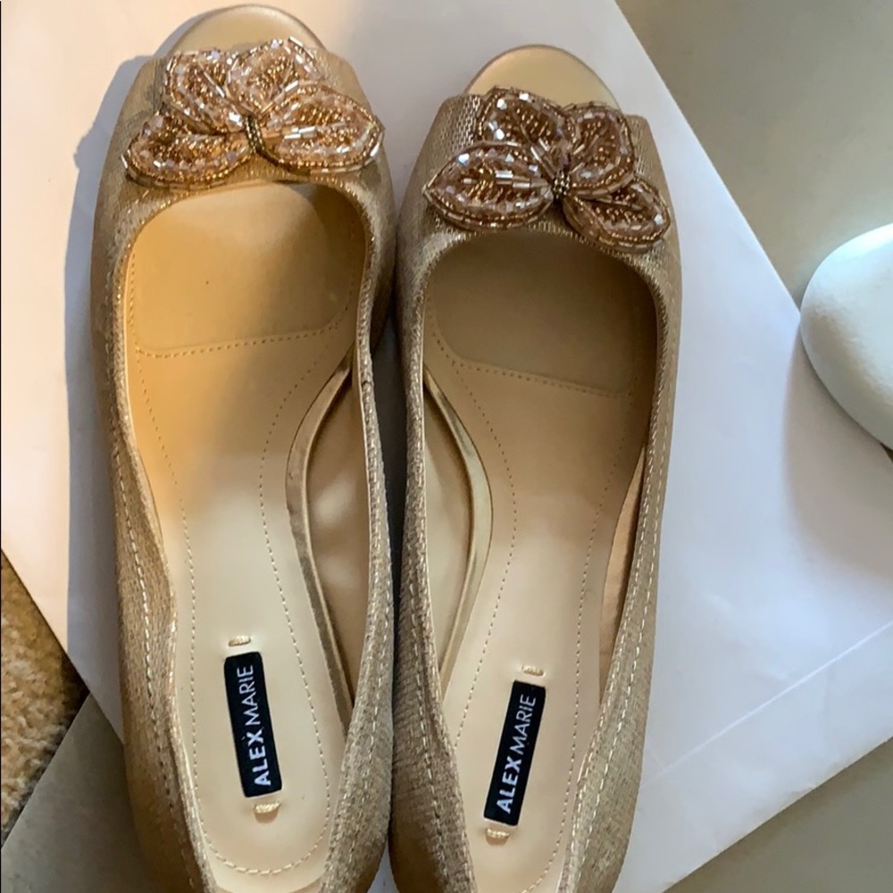 Shoe